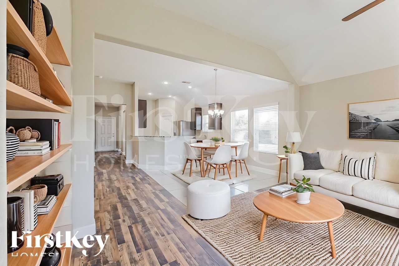 2598 Magnolia Fair Way - Photo 5 of 18