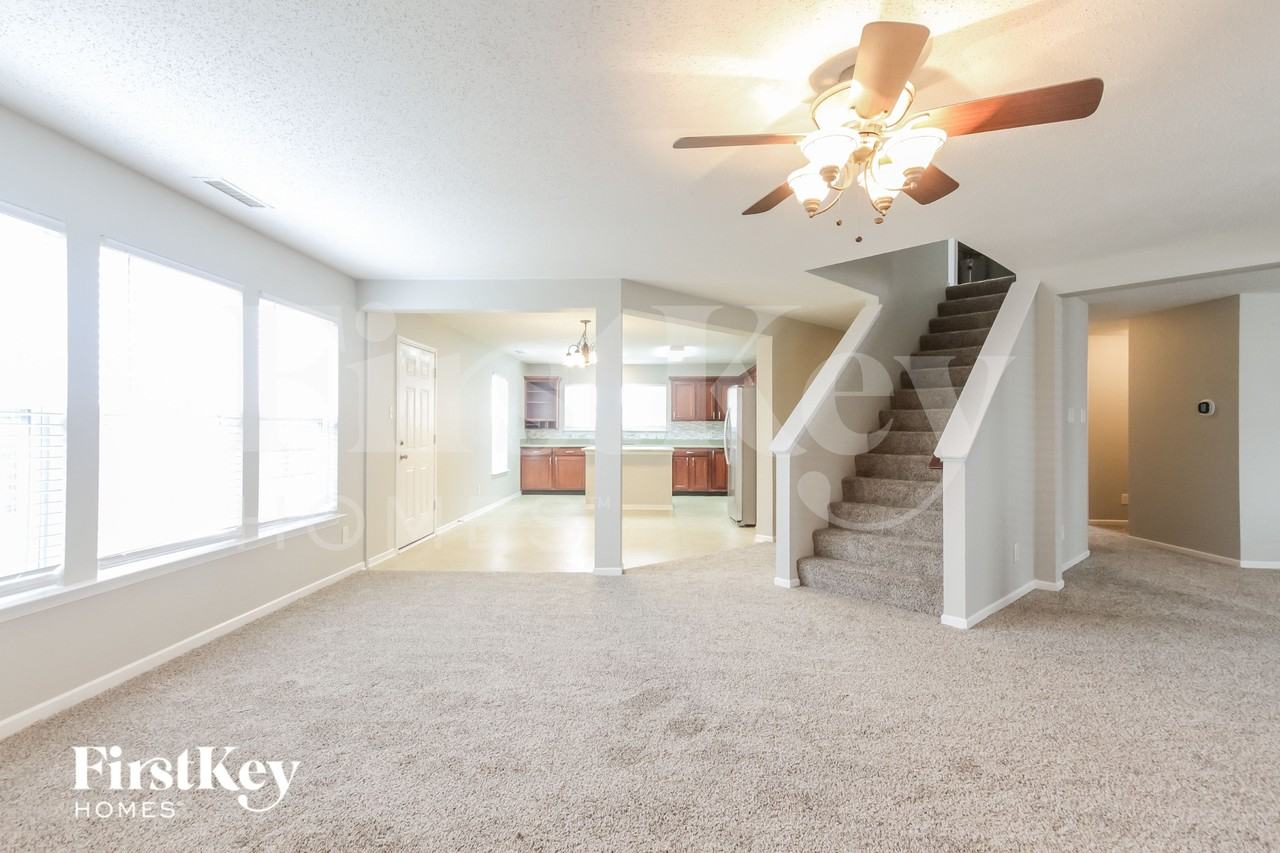 1180 King Maple Dr - Photo 2 of 15