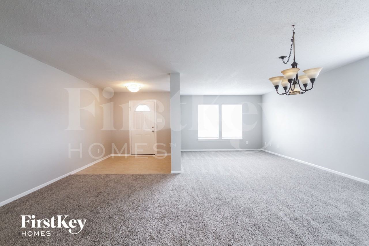 1180 King Maple Dr - Photo 4 of 15