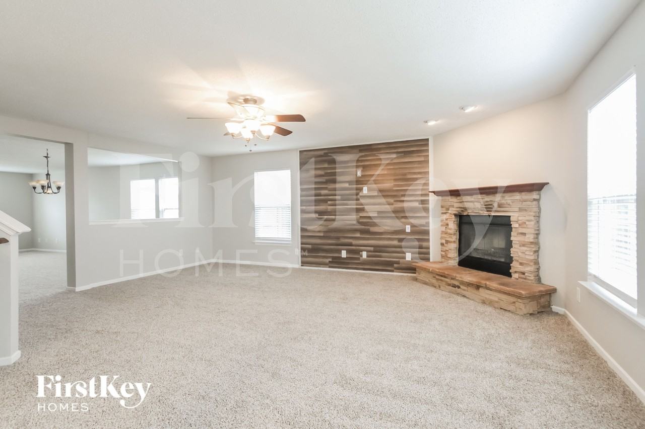 1180 King Maple Dr - Photo 6 of 15