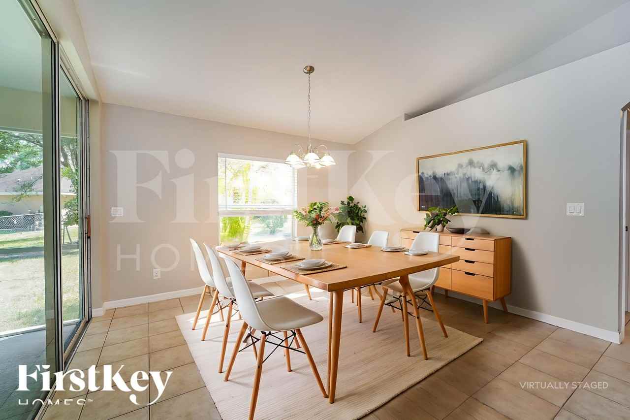 1570 Waldorf Dr - Photo 6 of 18