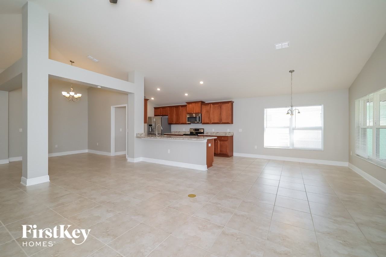 403 Buchannan Dr - Photo 3 of 15