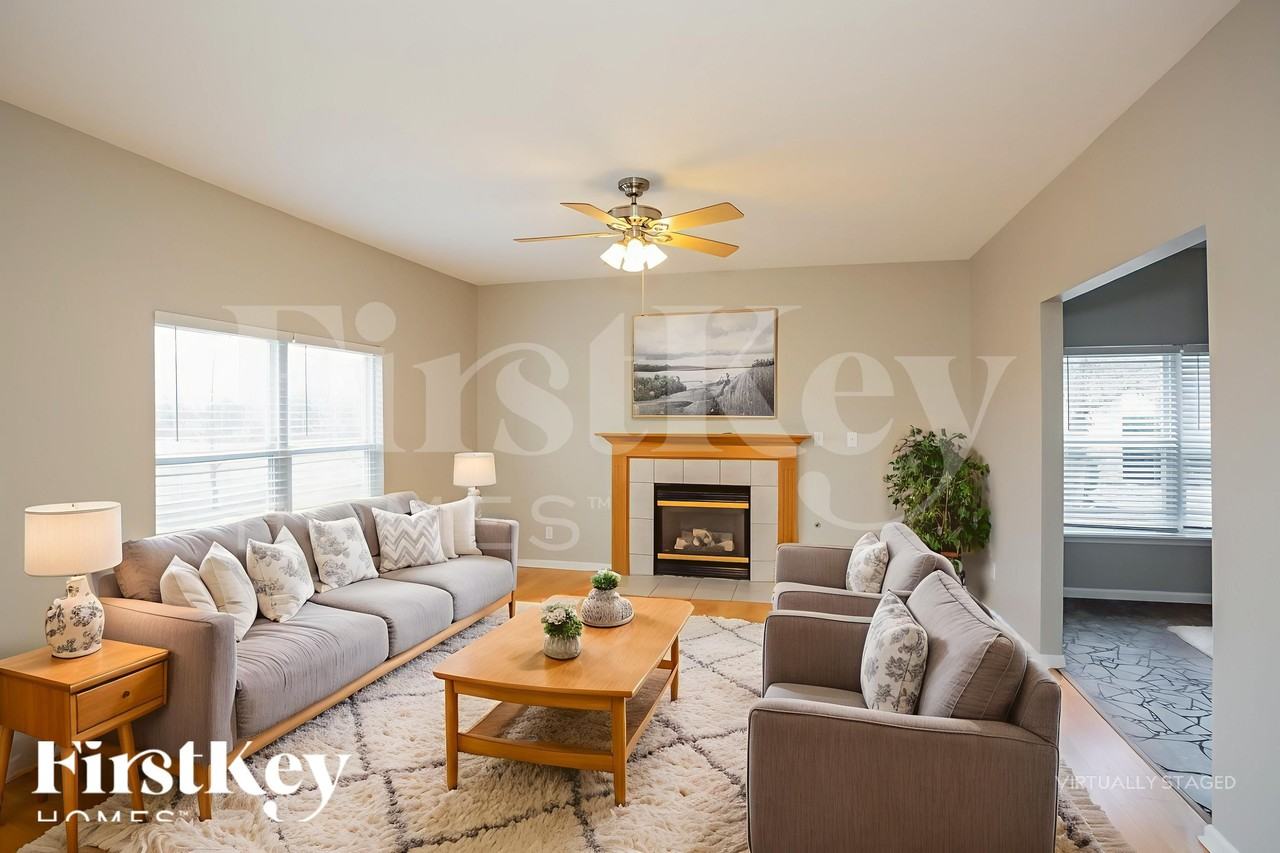 13947 Royalwood Dr - Photo 4 of 18