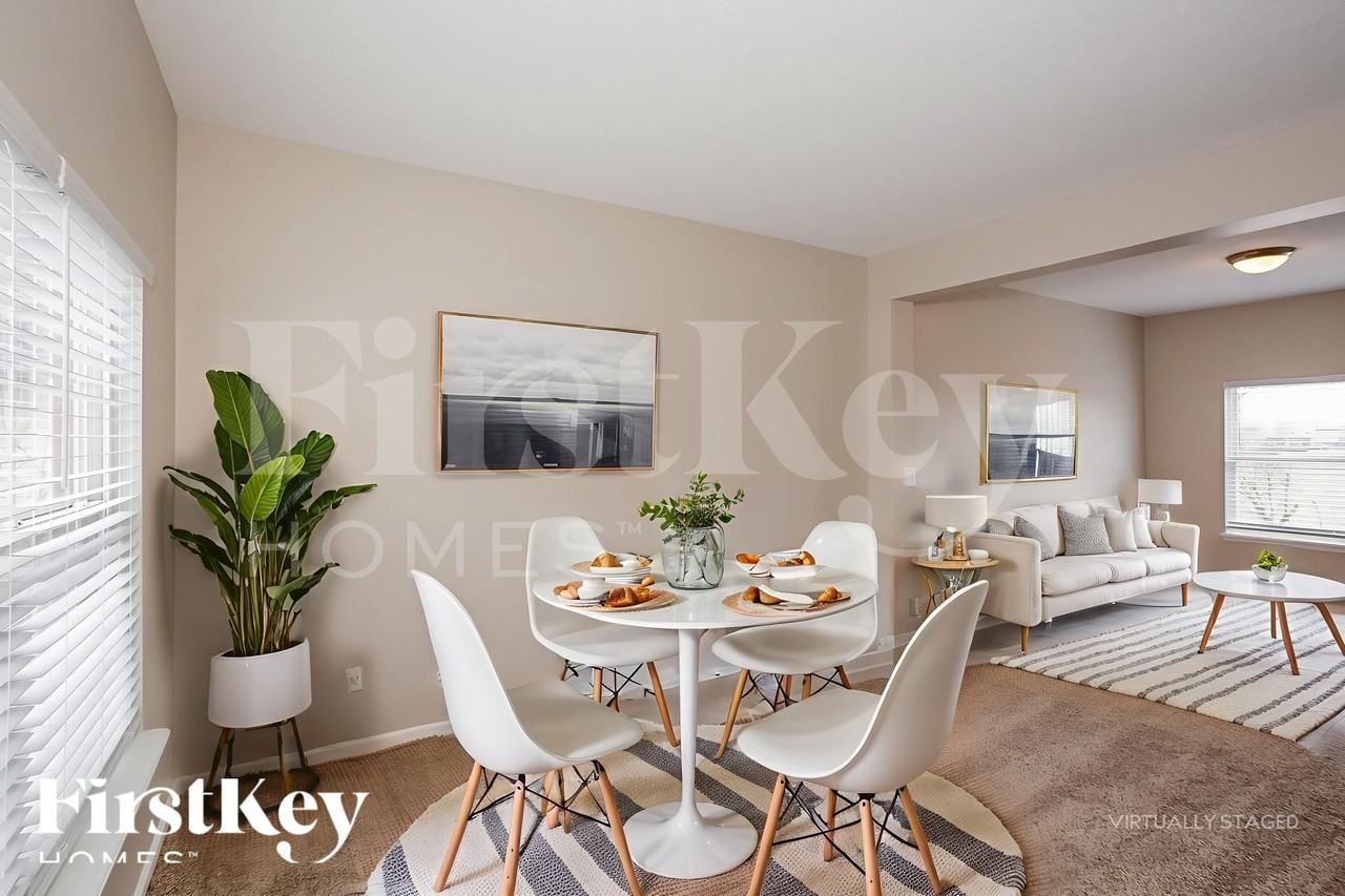 13947 Royalwood Dr - Photo 6 of 18