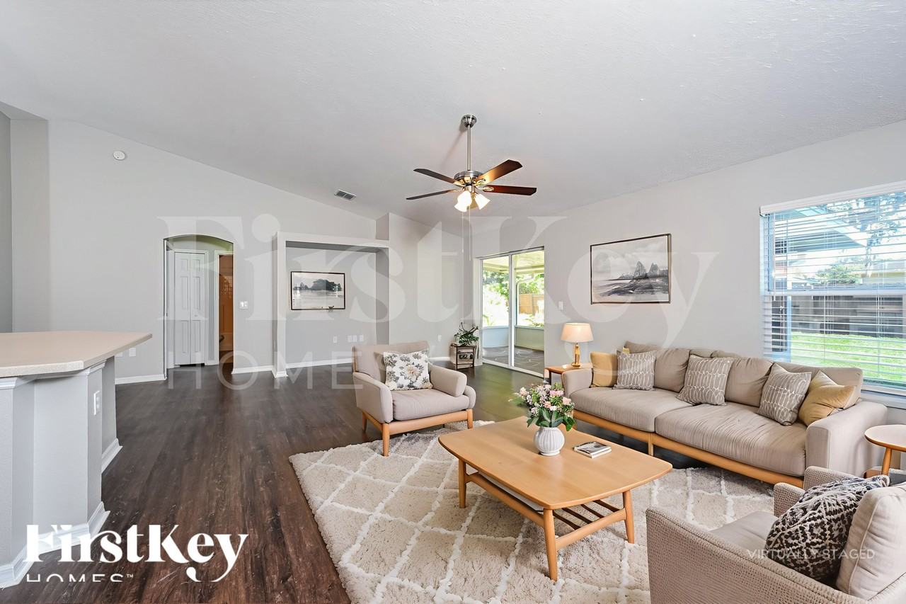 2515 Kumquat Dr - Photo 4 of 18