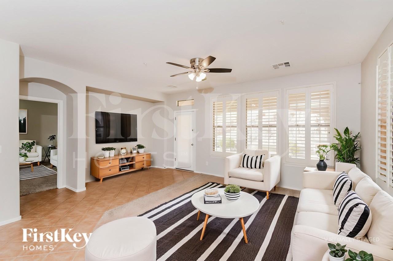 18505 W Verdin Rd - Photo 6 of 20