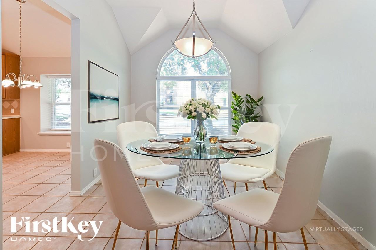 3302 Thorpeshire Ct - Photo 6 of 18