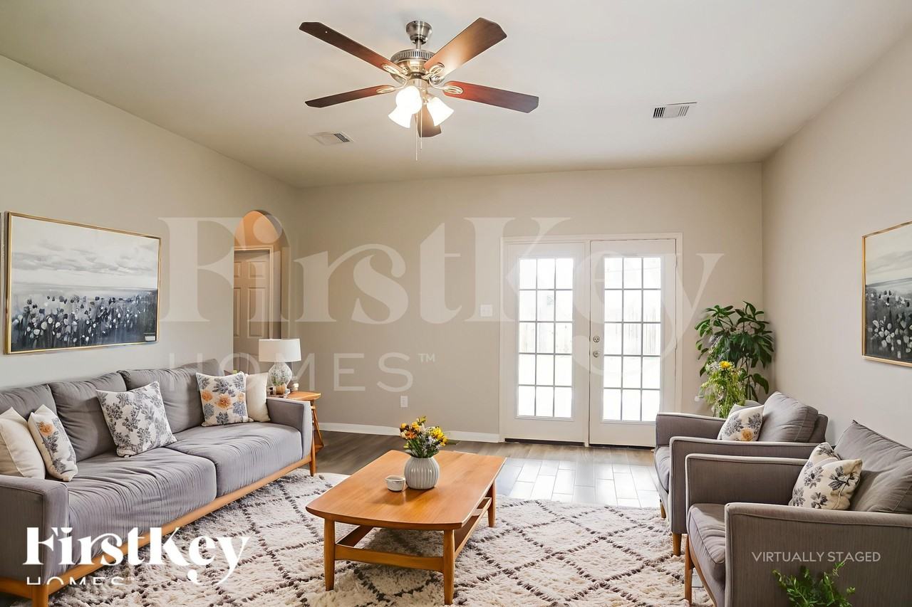 5623 That Way - Photo 4 of 18