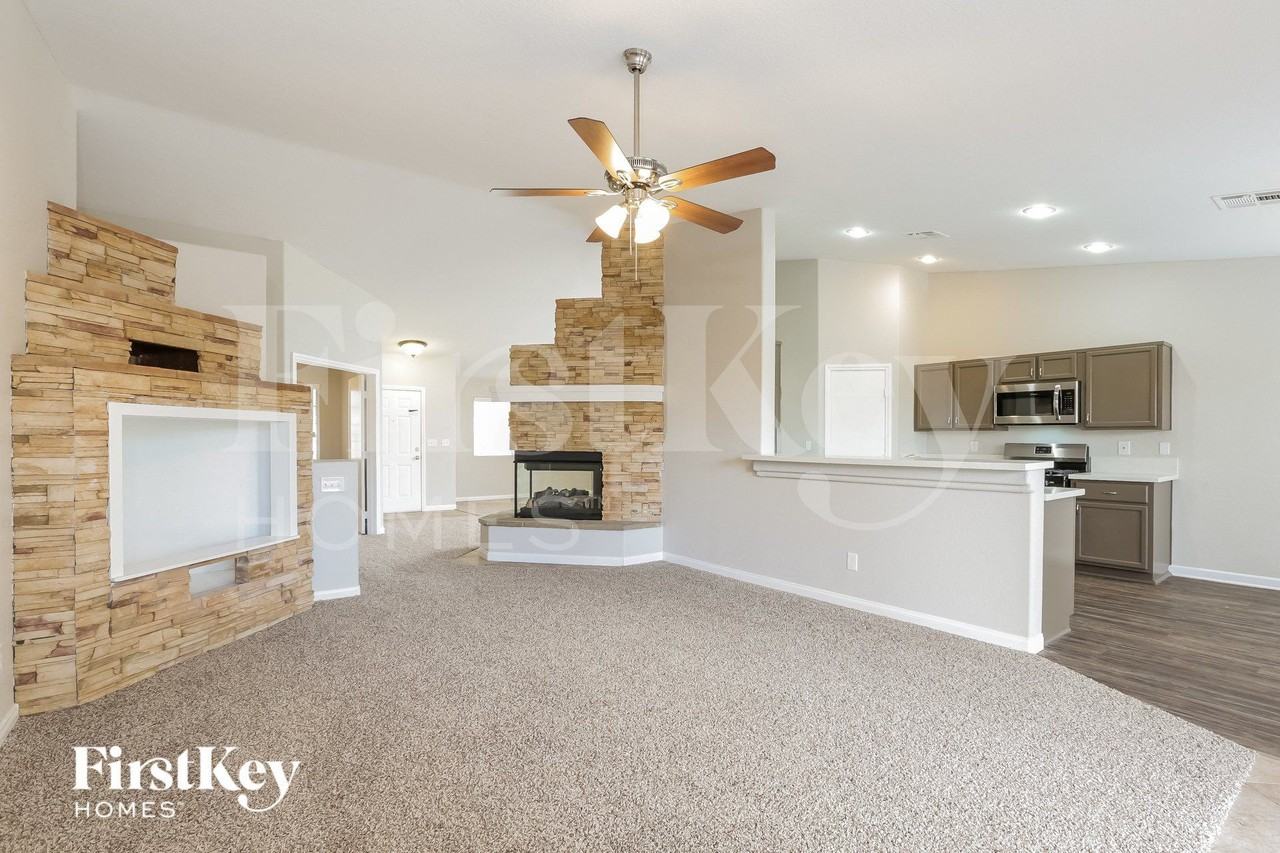 1066 Oak Shade Ln - Photo 6 of 15