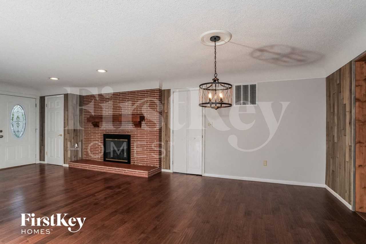 1244 Day Cir E - Photo 4 of 15