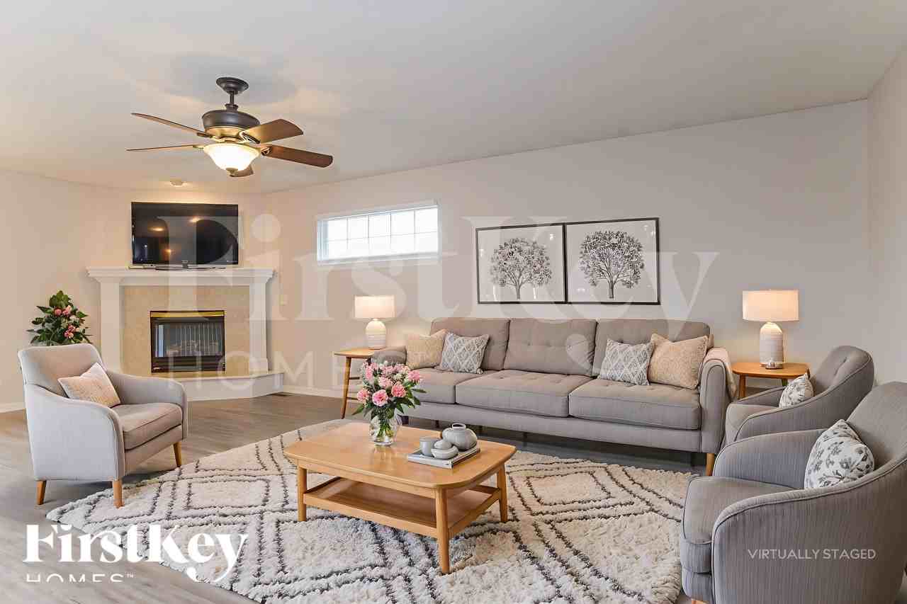 11123 N Lewis Ave - Photo 4 of 18