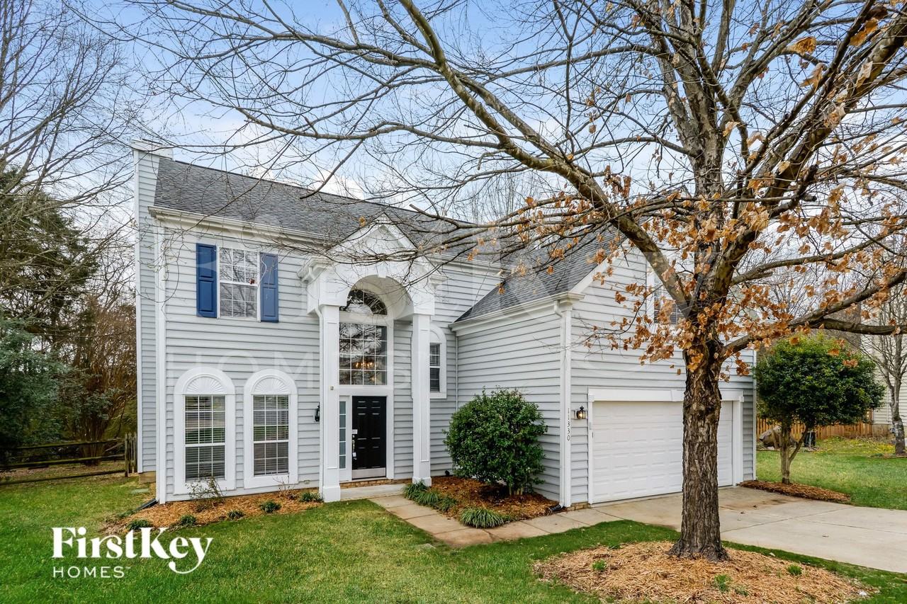 11330 Wagonford Ln - Photo 2 of 15