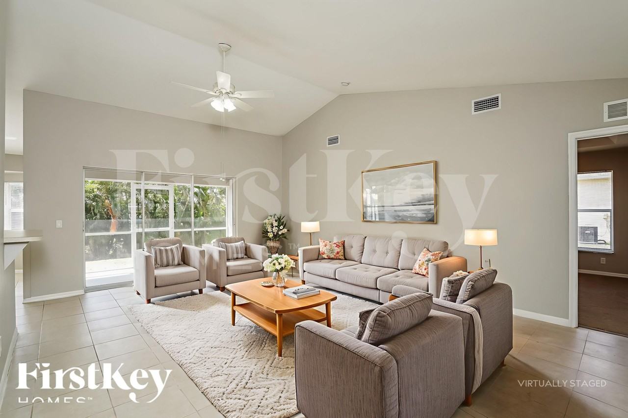 8352 Bahamas Rd - Photo 4 of 19