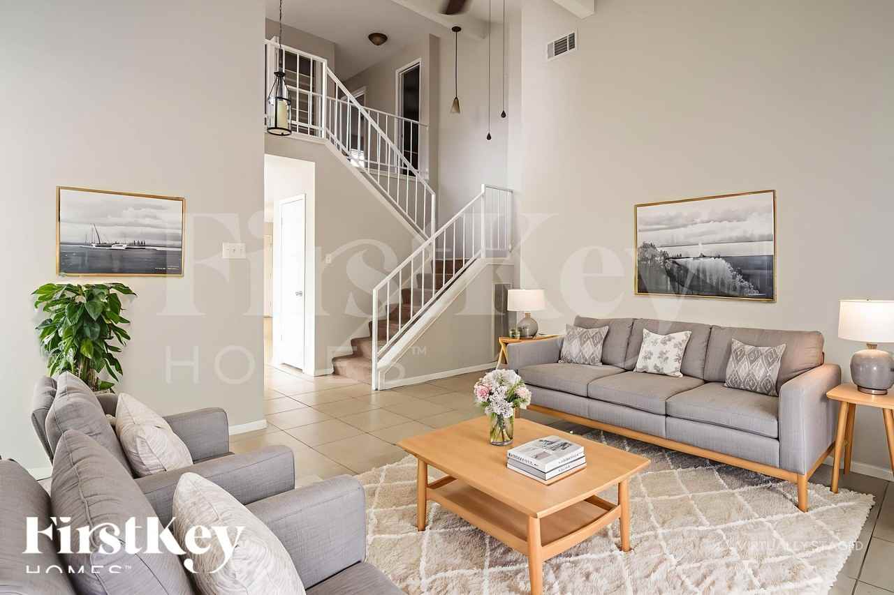 8654 Pine Falls Dr - Photo 3 of 18