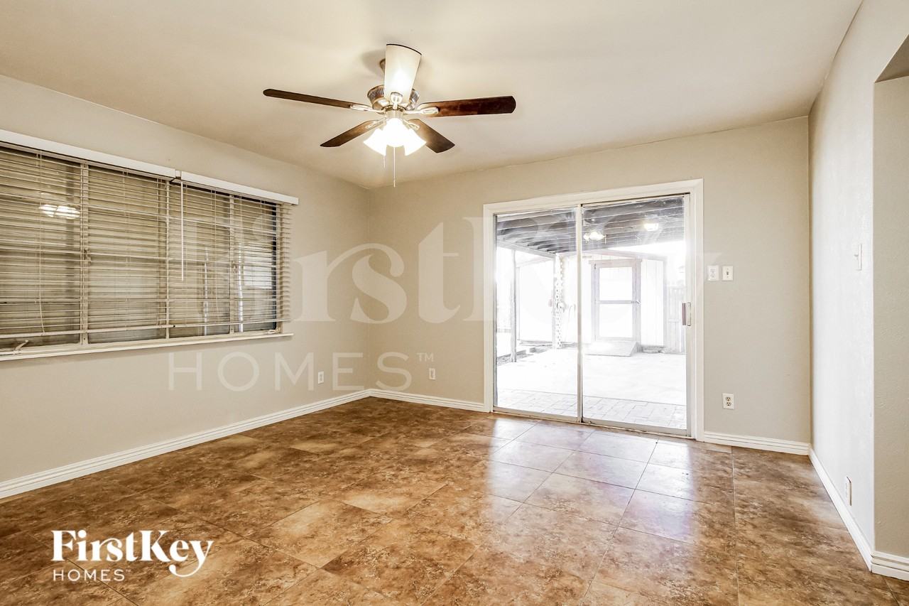 2308 W Orchid Ln - Photo 2 of 19