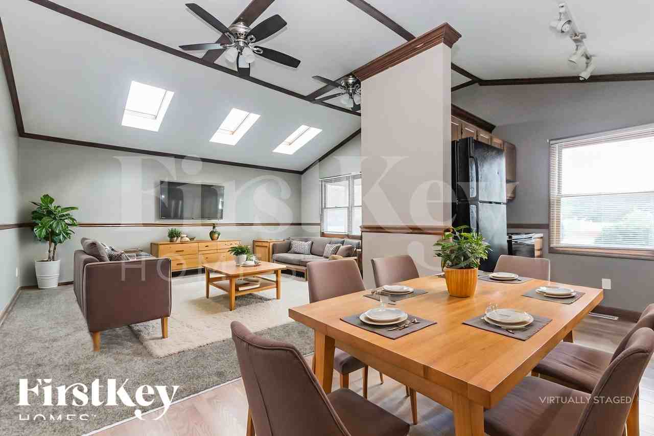 2102 E Edgewood Ave - Photo 6 of 18