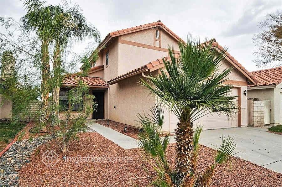 2494 Muirfield Ave - Photo 2 of 18