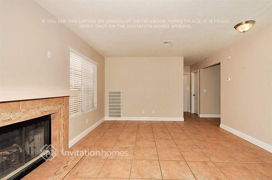 2494 Muirfield Ave - Photo 5 of 18