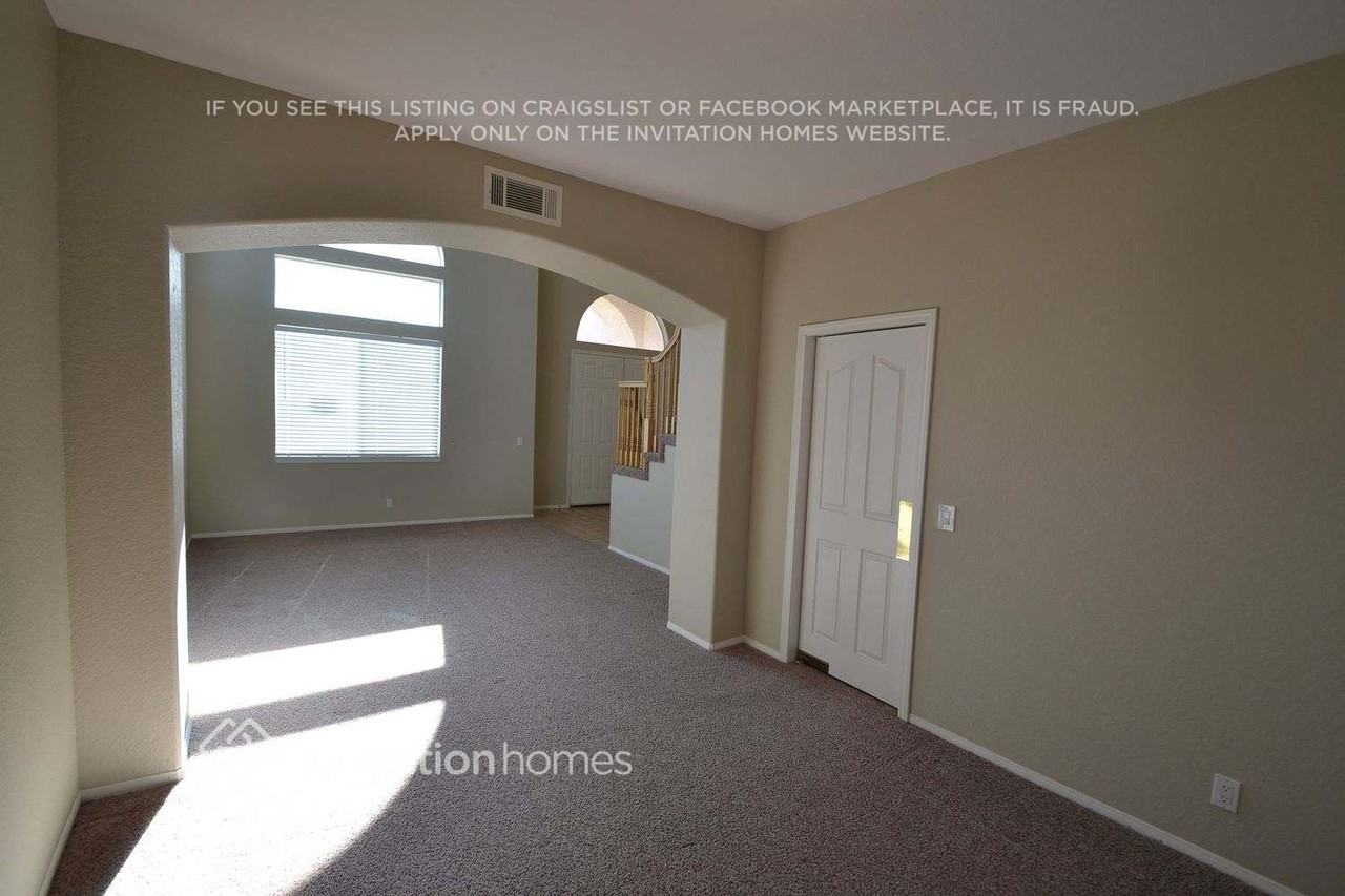 7325 Round Hill Dr - Photo 6 of 18