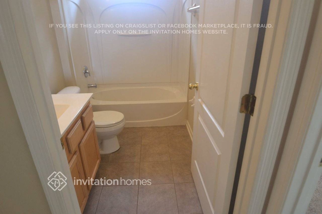 3209 Wandering Oaks Dr - Photo 4 of 6