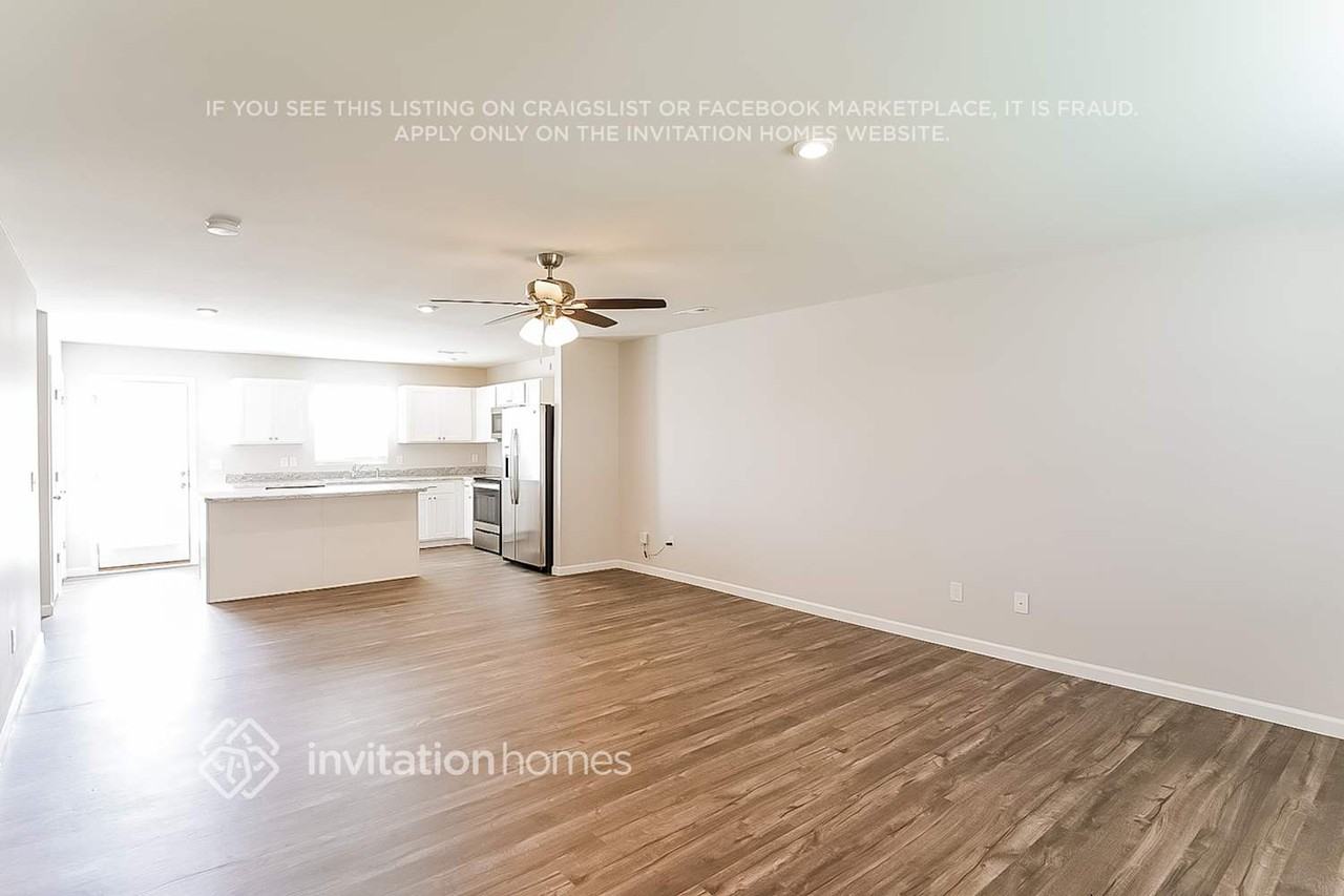 2101 Brokeshire Dr - Photo 5 of 18