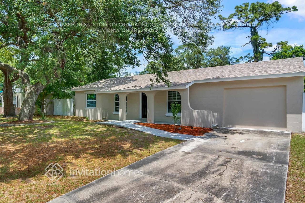 5695 Deerfield Rd - Photo 3 of 25