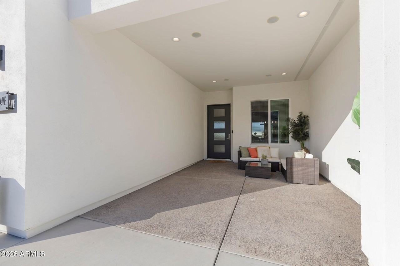 2252 E South Mountain Ave - Photo 3 of 50