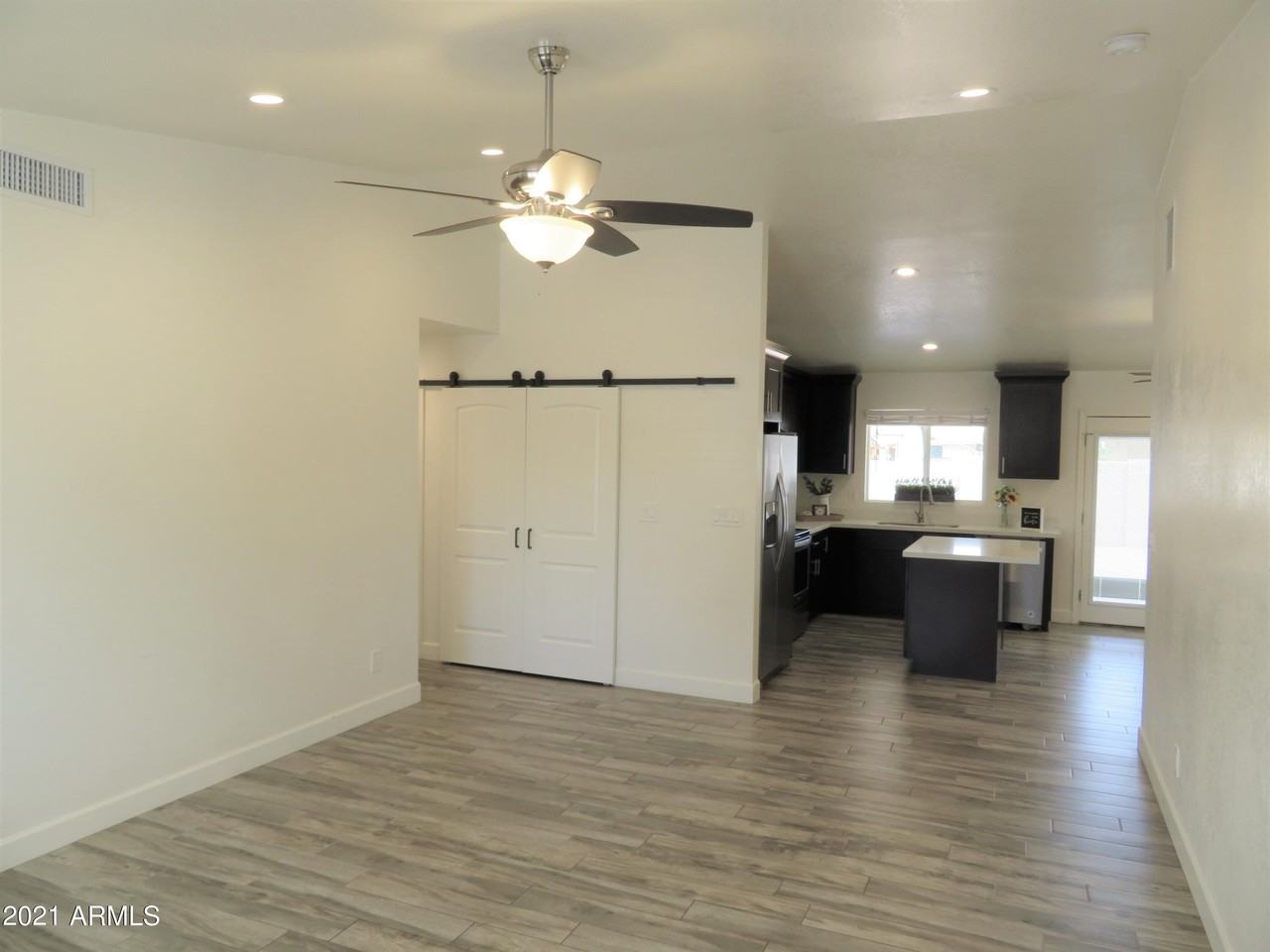 2156 E Jerome Ave - Photo 2 of 24