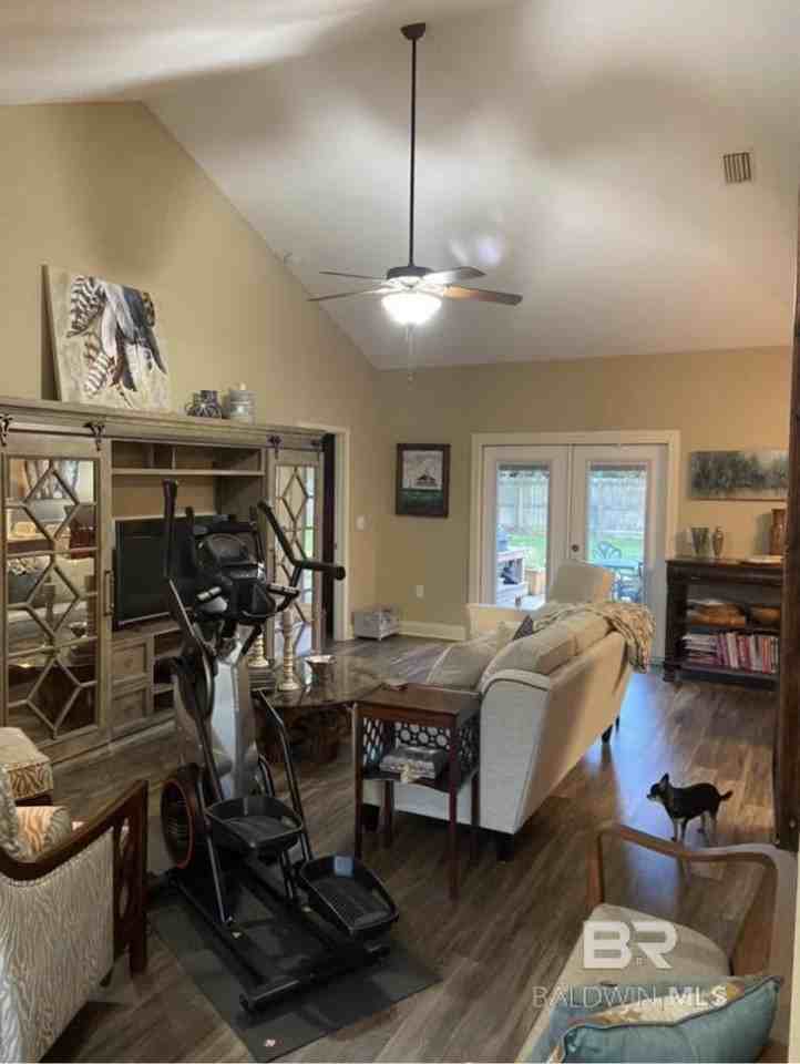 728 Amador Ave - Photo 5 of 10