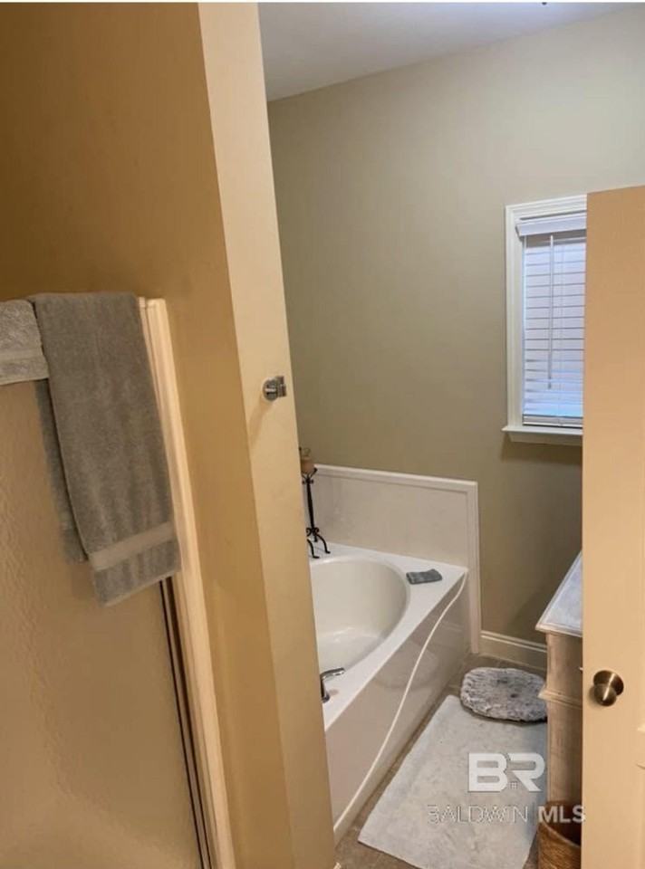 728 Amador Ave - Photo 7 of 10