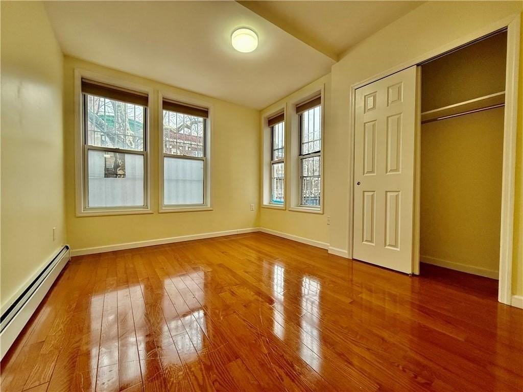 561 61st St #1F - Photo 3 of 5