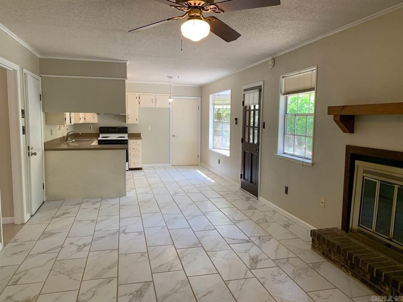 12415 Pleasant View Dr - Photo 4 of 9