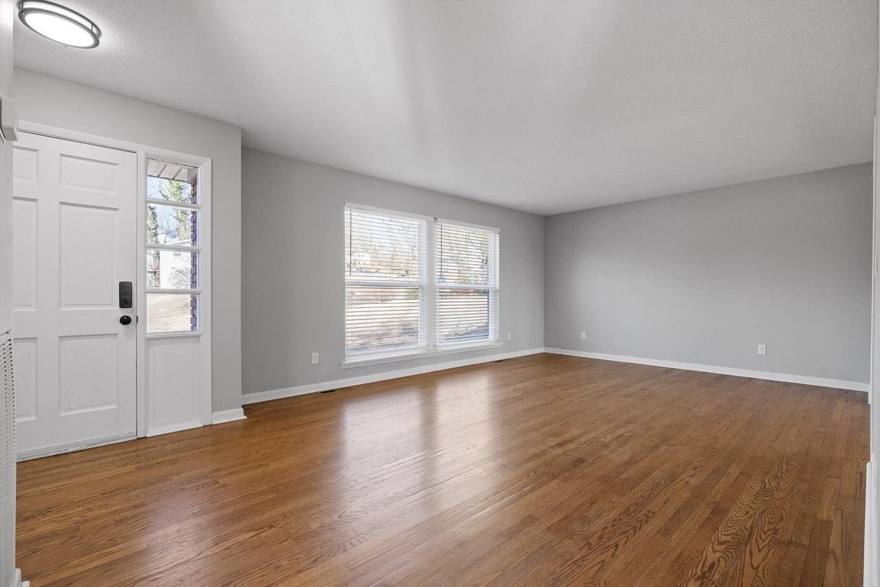 4508 Cloverdale Loop - Photo 3 of 38