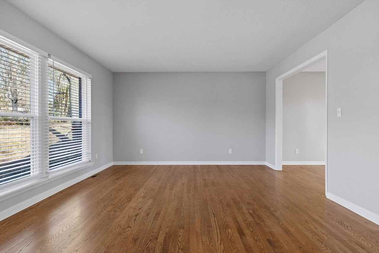 4508 Cloverdale Loop - Photo 4 of 38