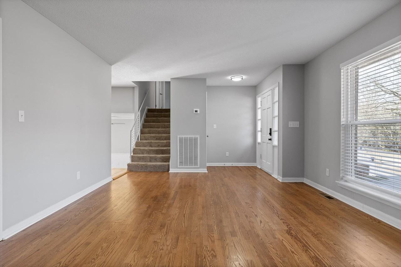 4508 Cloverdale Loop - Photo 5 of 38