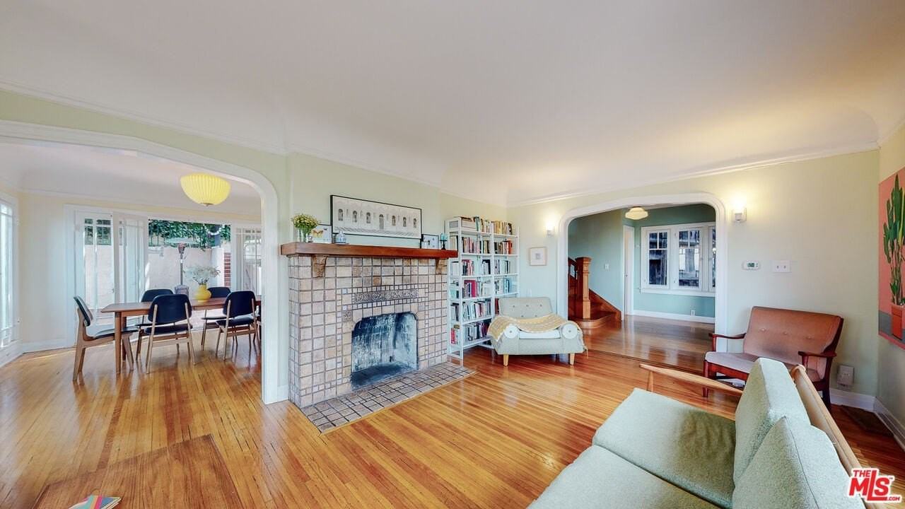 3627 Crestmont Ave - Photo 5 of 47