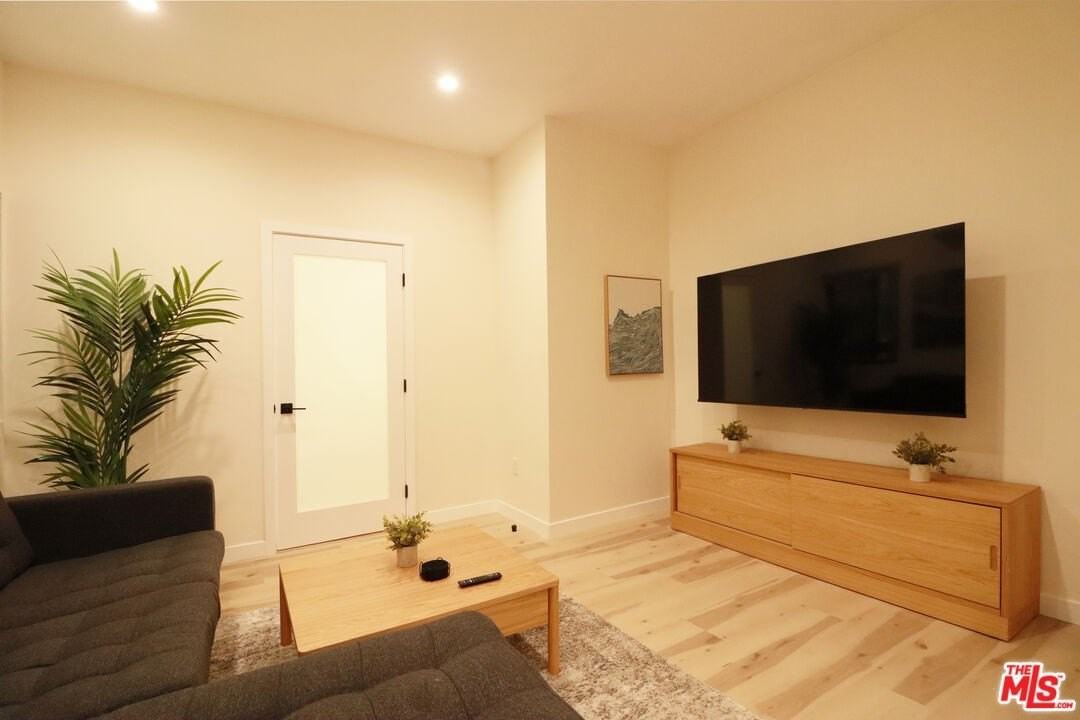 9040 Phyllis Ave Unit E #E - Photo 4 of 17