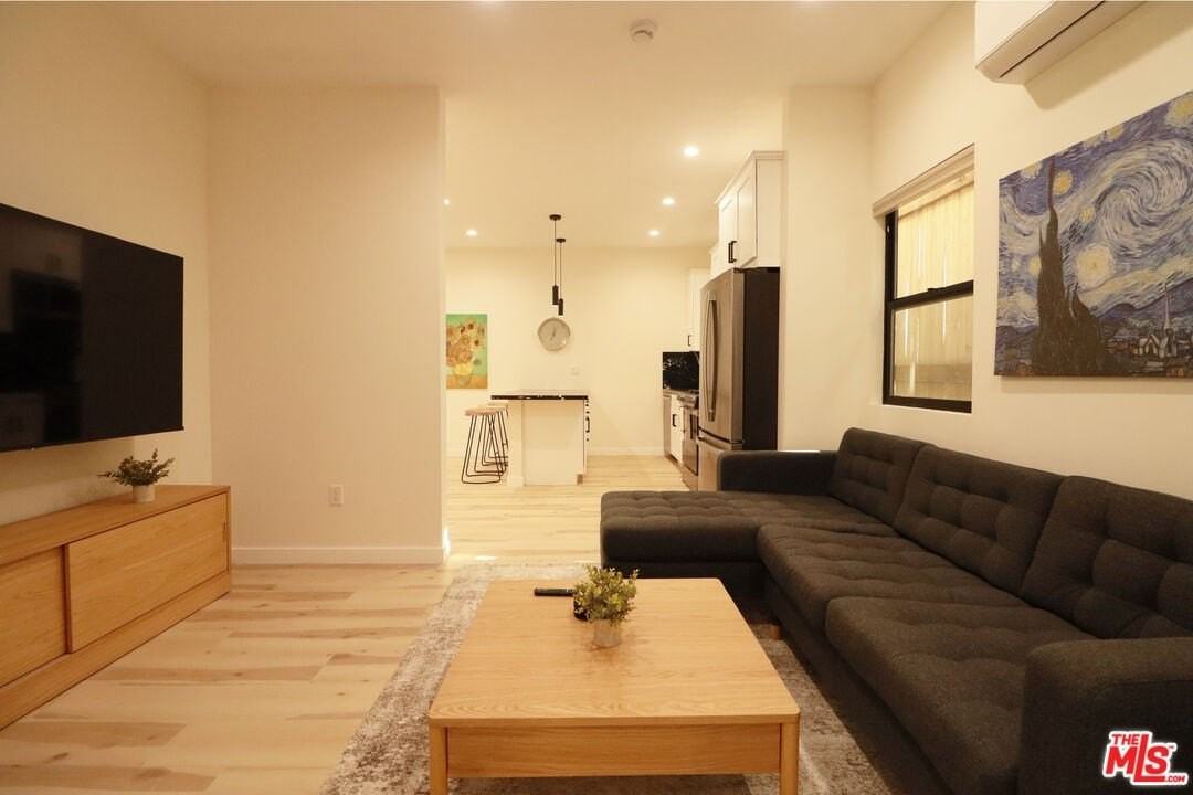 9040 Phyllis Ave Unit E #E - Photo 5 of 17