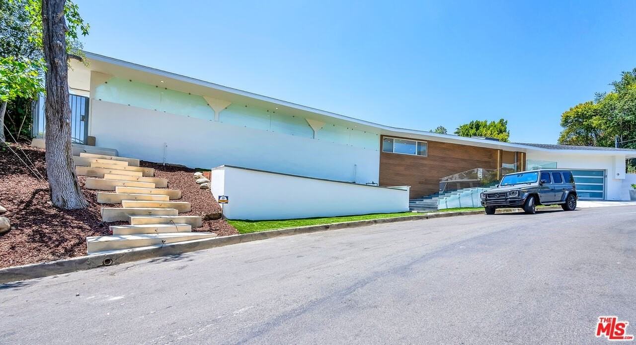 849 Glenmere Way - Photo 2 of 40