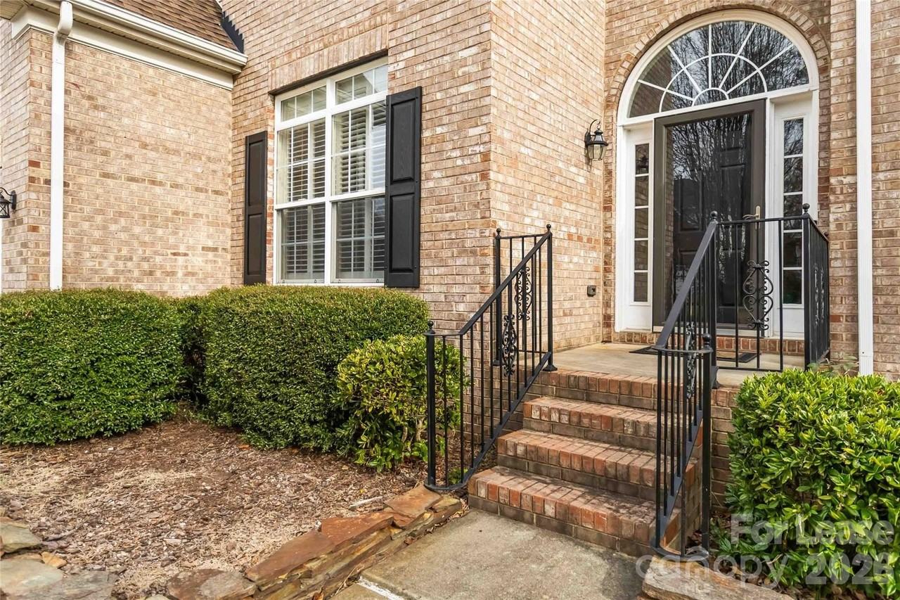 11420 Mangla Dr - Photo 3 of 34