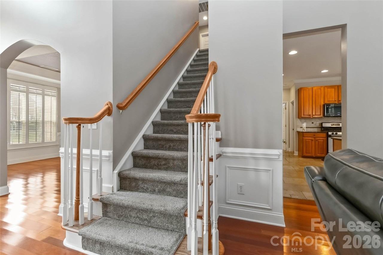 11420 Mangla Dr - Photo 5 of 34