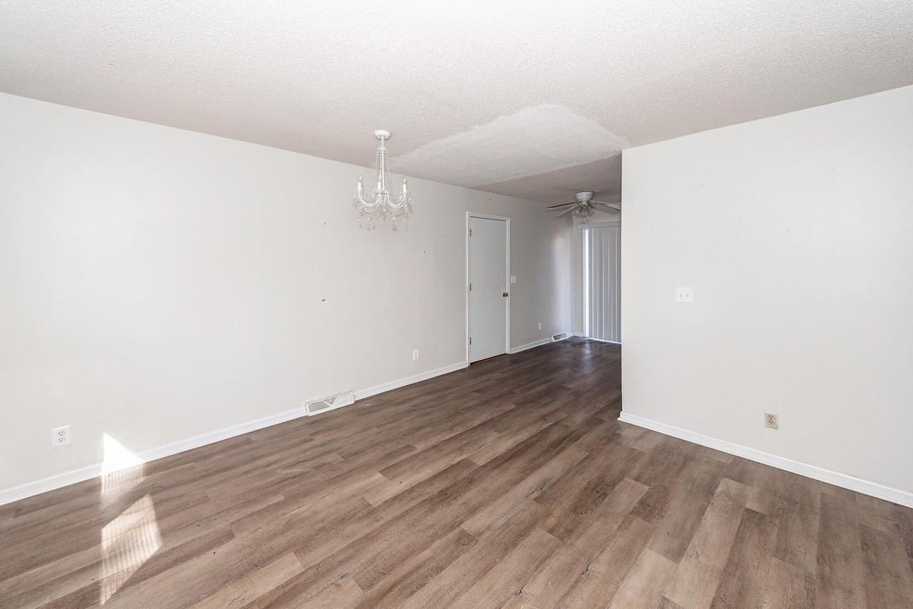 444 Academy Rd - Photo 3 of 21