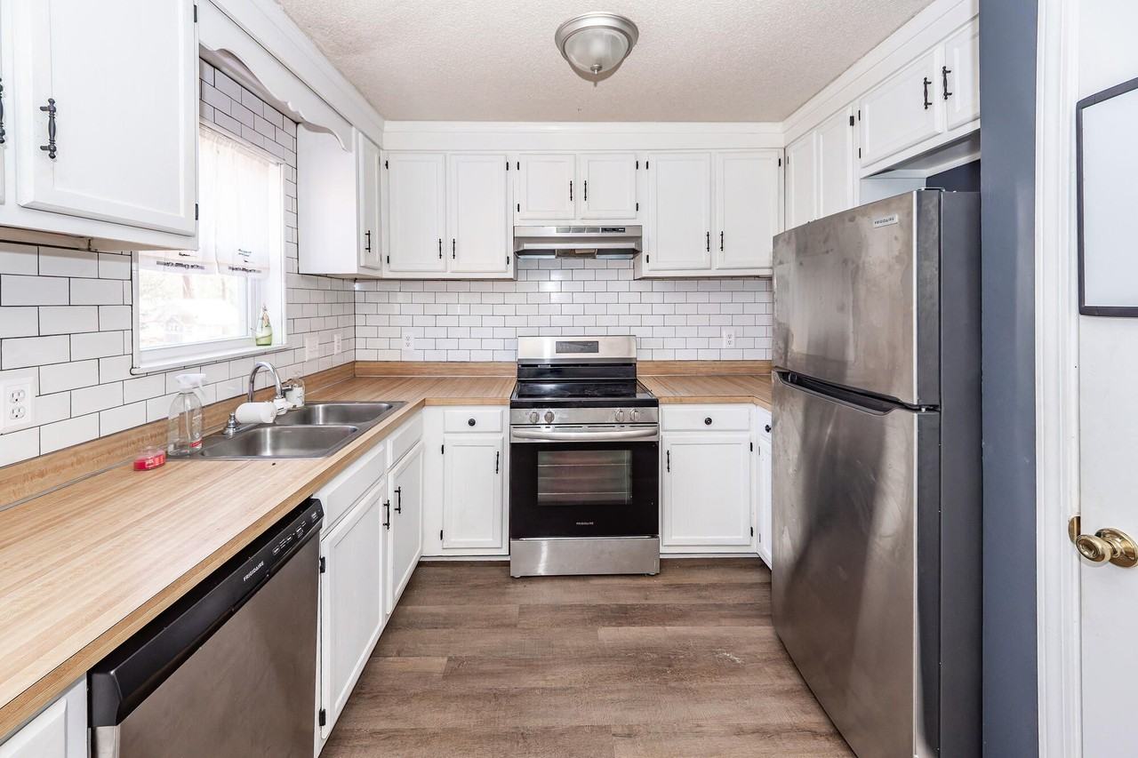 444 Academy Rd - Photo 6 of 21