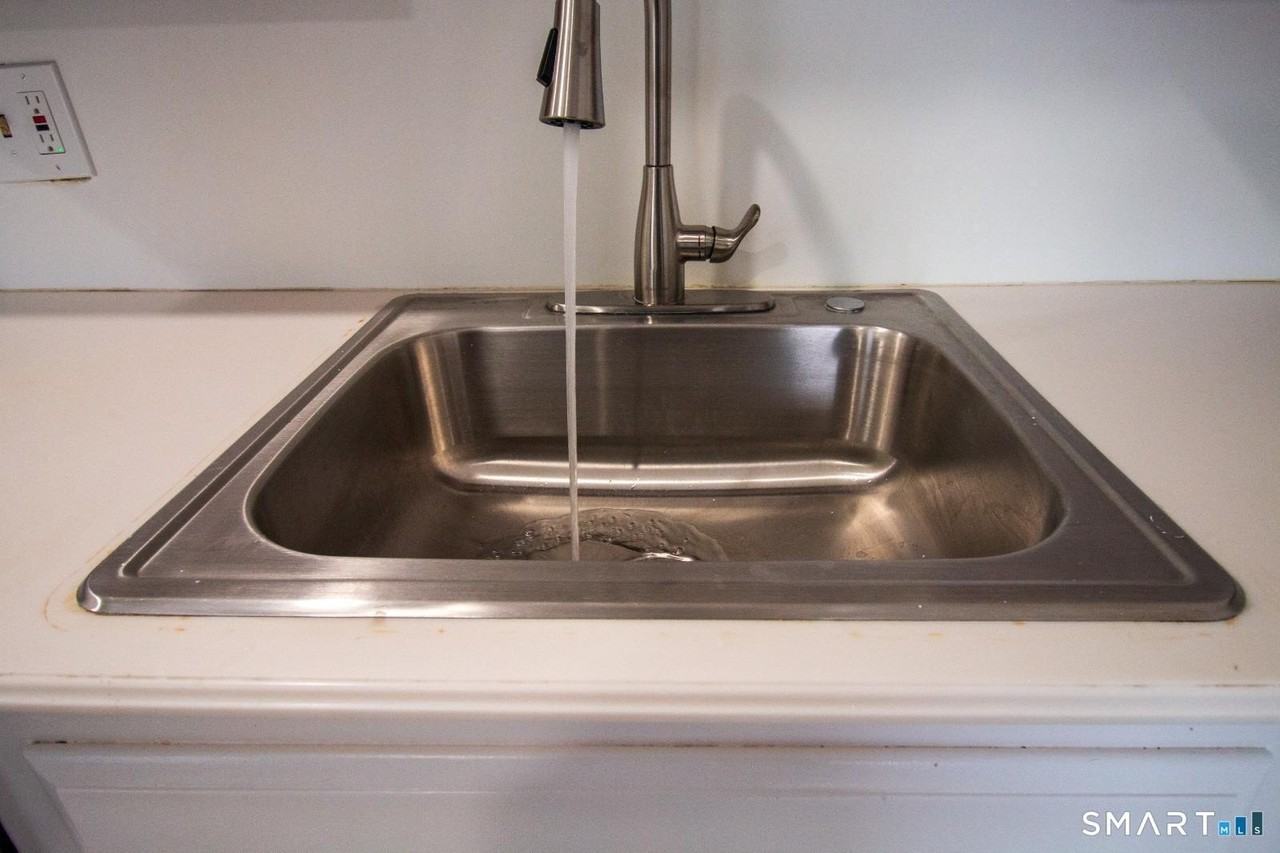 73 Lounsbury St Unit 3 #3 - Photo 6 of 14