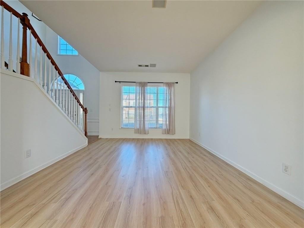 8205 Norwich Pl - Photo 6 of 50