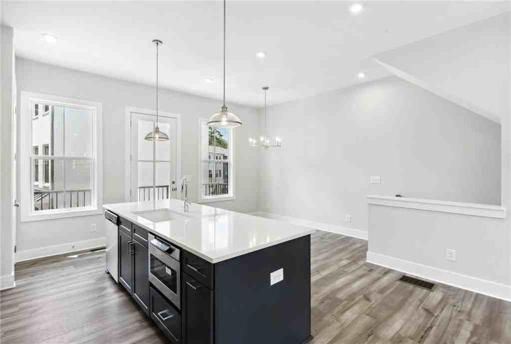 138 Chestnut Cir Unit 6 #6 - Photo 3 of 25