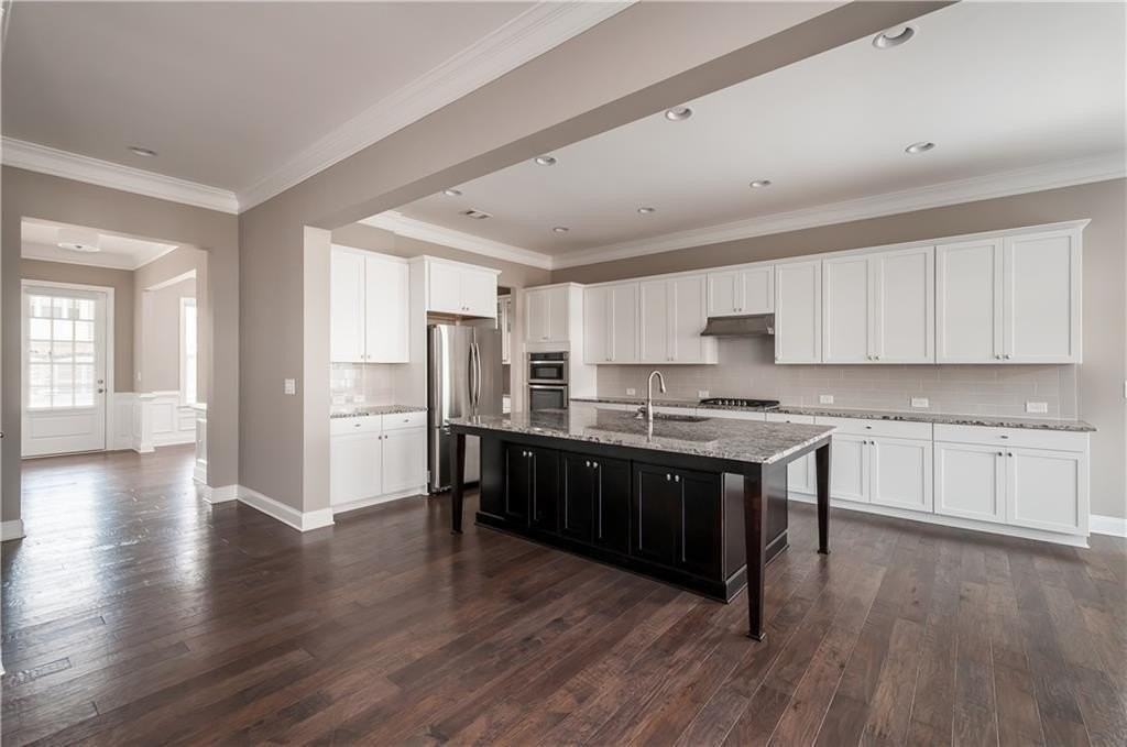 11270 Easthaven Pl - Photo 6 of 34