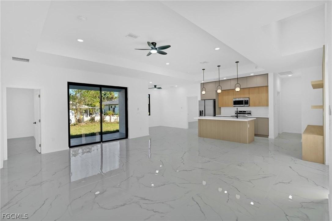 5231 6th St W - Photo 6 of 26