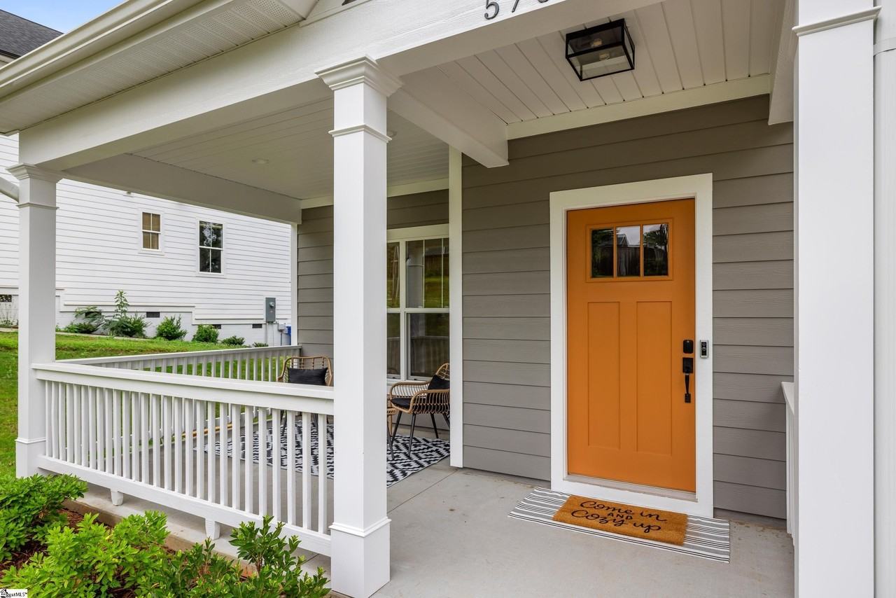 570 Lowndes Hill Rd - Photo 2 of 29