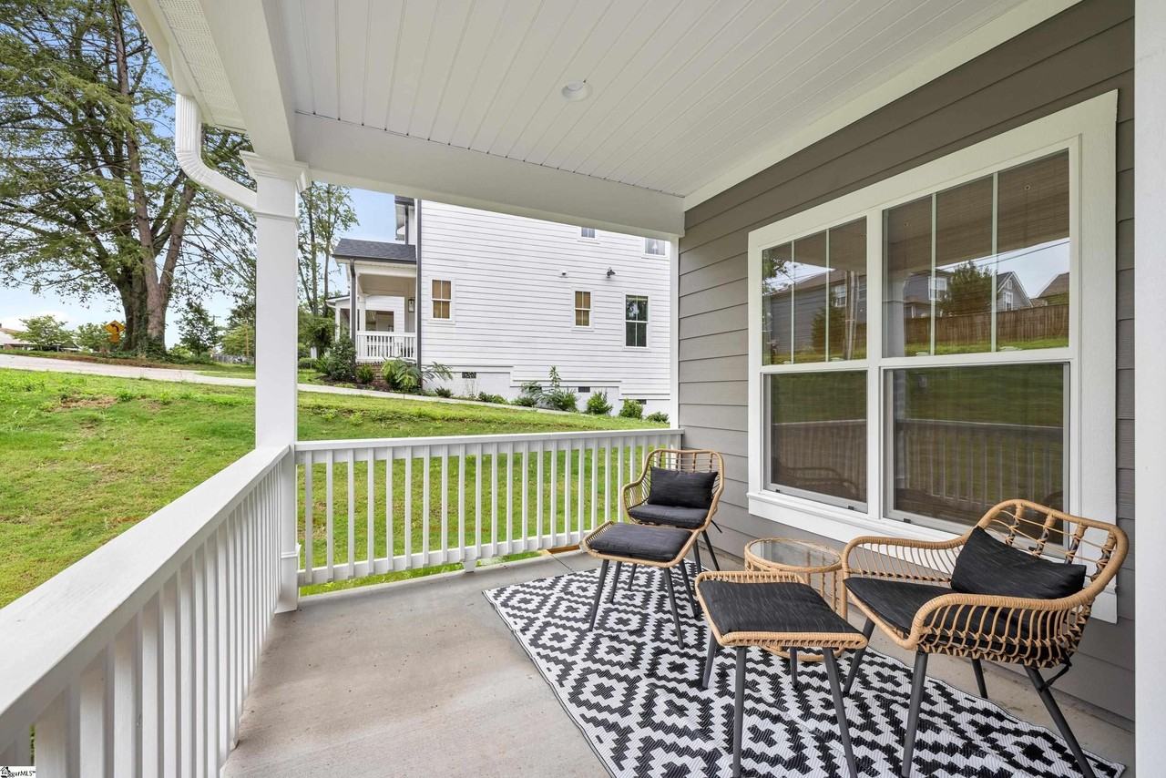 570 Lowndes Hill Rd - Photo 3 of 29